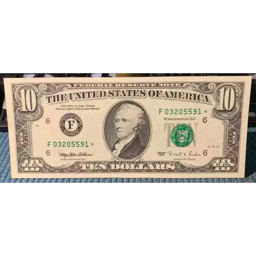 $10 1995 Treasury seal. Small Size $10 Federal Reserve Notes 2032-F* (2)